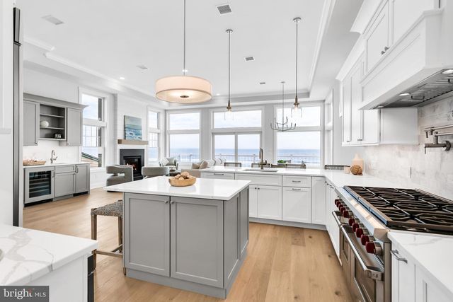 6107 OCEAN BLVD, Long Beach Township, NJ 08008