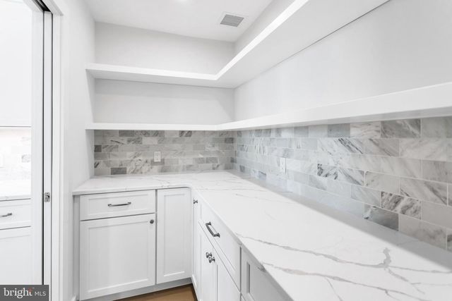 6107 OCEAN BLVD, Long Beach Township, NJ 08008