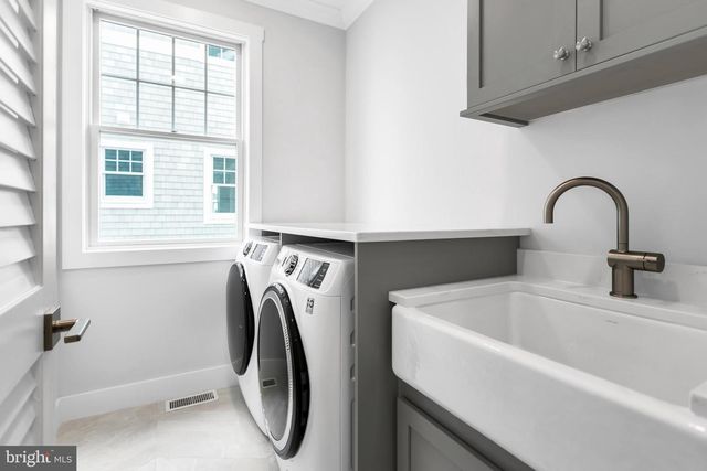 6107 OCEAN BLVD, Long Beach Township, NJ 08008