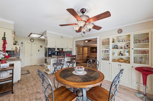 317 Ryan Avenue, Burleson, TX 76028