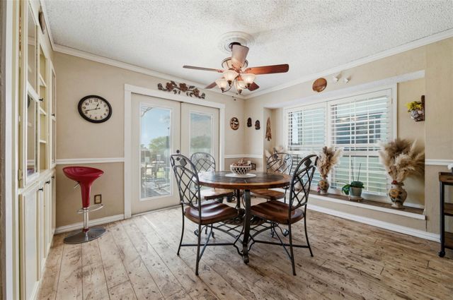 317 Ryan Avenue, Burleson, TX 76028