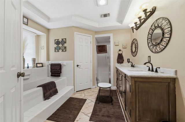 317 Ryan Avenue, Burleson, TX 76028