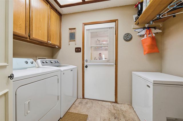 317 Ryan Avenue, Burleson, TX 76028