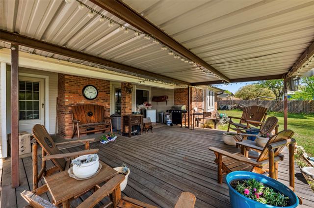 317 Ryan Avenue, Burleson, TX 76028