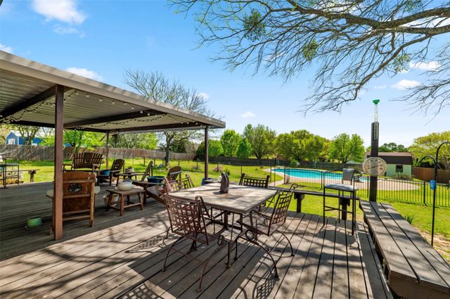 317 Ryan Avenue, Burleson, TX 76028