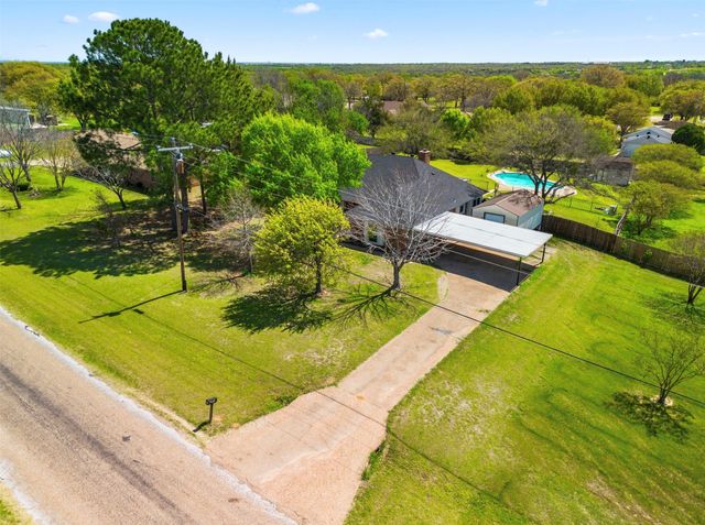 317 Ryan Avenue, Burleson, TX 76028