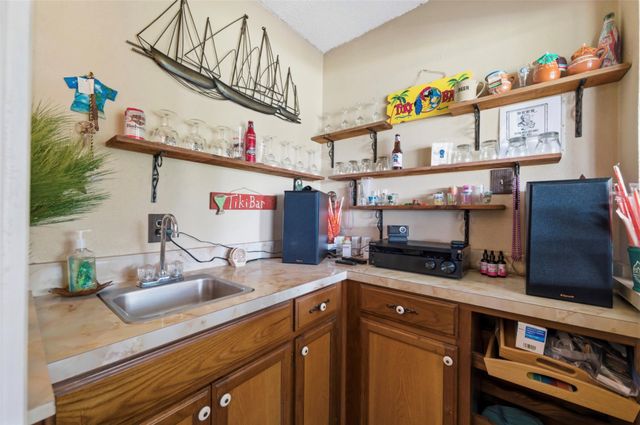 317 Ryan Avenue, Burleson, TX 76028