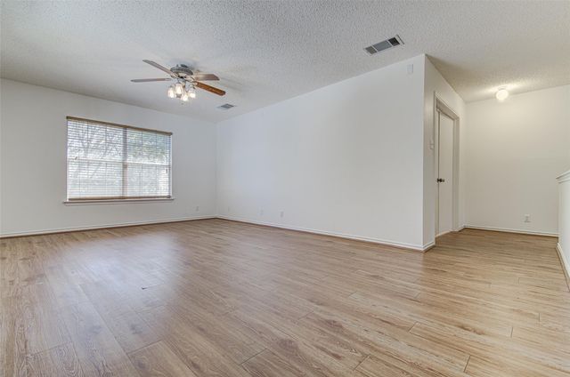 130 Wild Buffalo DR, Kyle, TX 78640