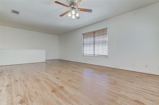 130 Wild Buffalo DR, Kyle, TX 78640