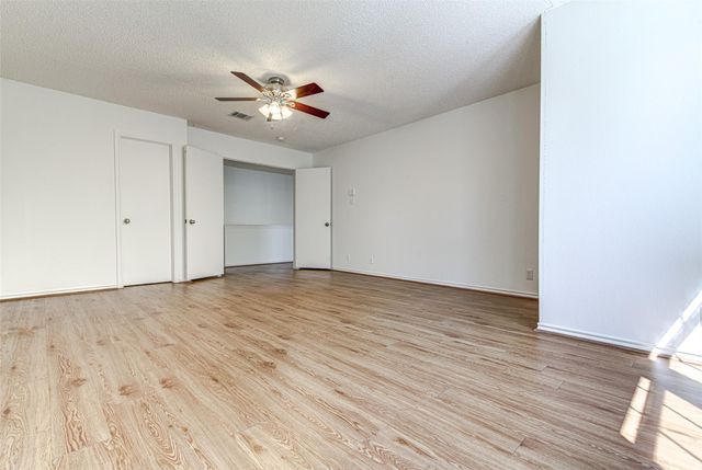130 Wild Buffalo DR, Kyle, TX 78640