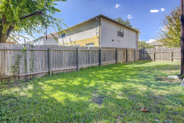 130 Wild Buffalo DR, Kyle, TX 78640