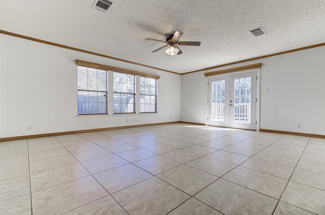 130 Wild Buffalo DR, Kyle, TX 78640