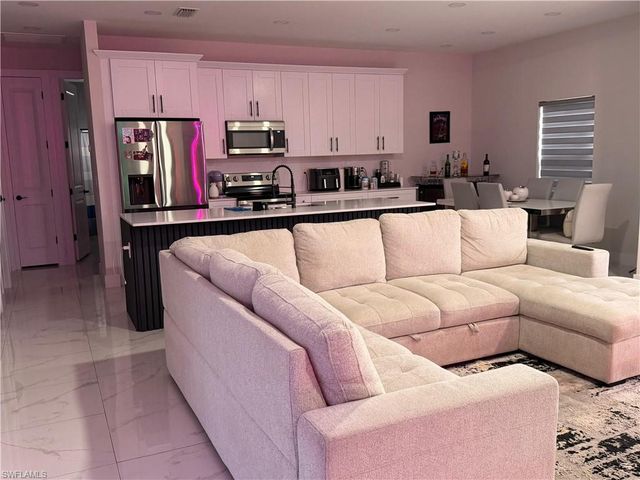 1306 NE 9th AVE, Cape Coral, FL 33909