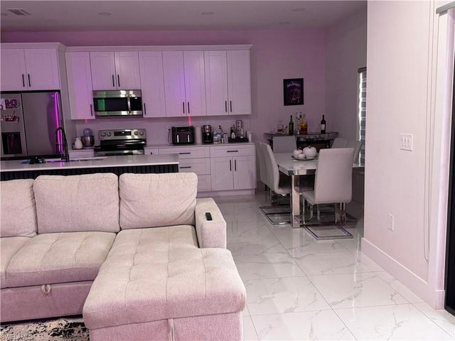 1306 NE 9th AVE, Cape Coral, FL 33909