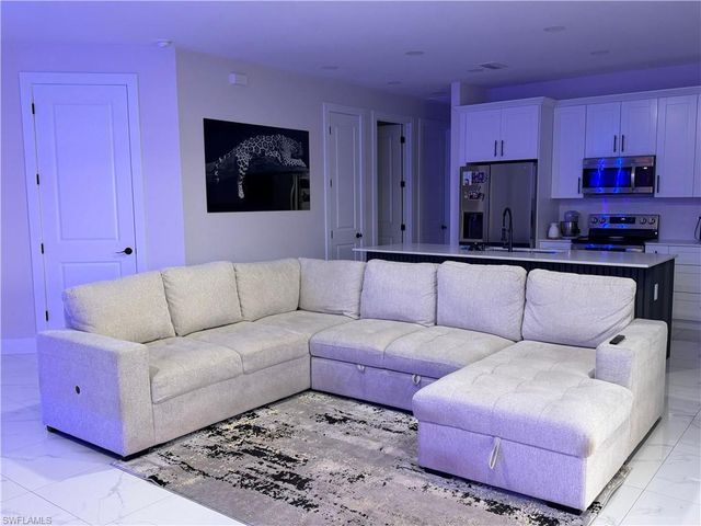 1306 NE 9th AVE, Cape Coral, FL 33909