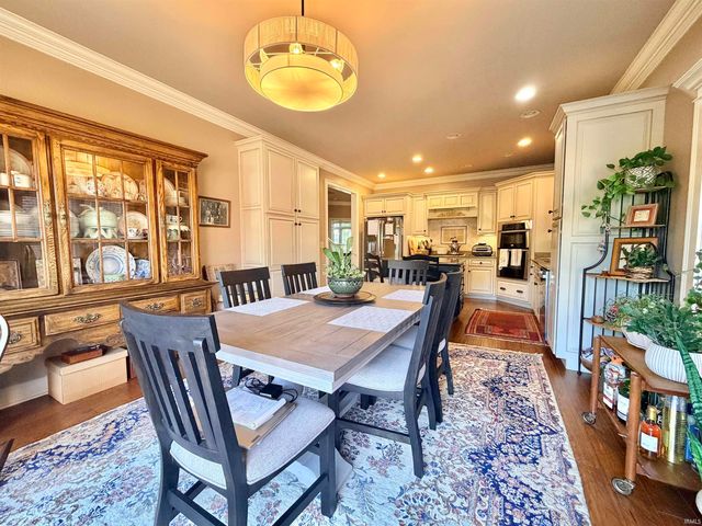 6164 Glenview Drive, Newburgh, IN 47630