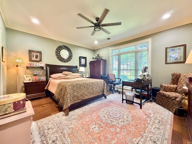 6164 Glenview Drive, Newburgh, IN 47630