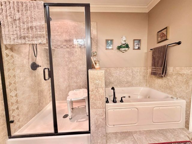 6164 Glenview Drive, Newburgh, IN 47630