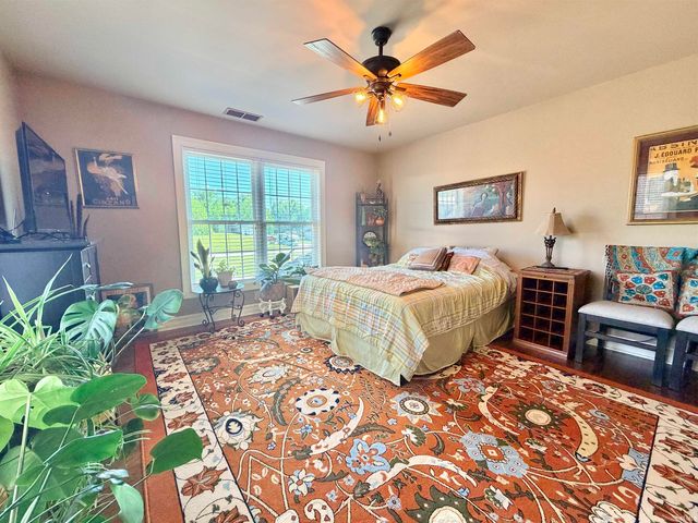 6164 Glenview Drive, Newburgh, IN 47630