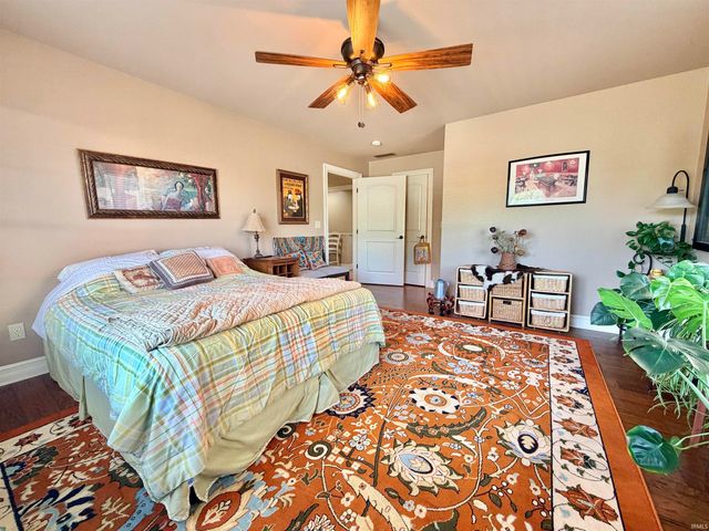 6164 Glenview Drive, Newburgh, IN 47630