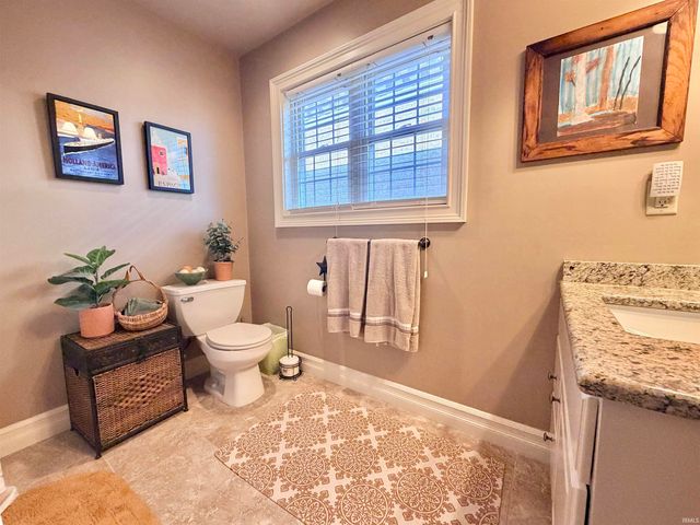 6164 Glenview Drive, Newburgh, IN 47630