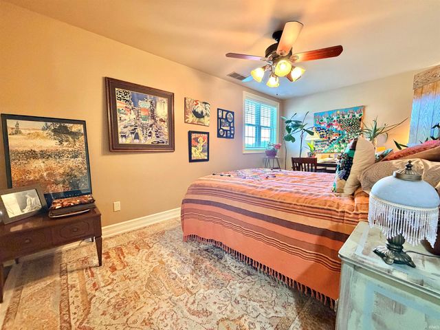 6164 Glenview Drive, Newburgh, IN 47630