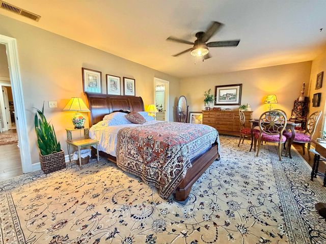 6164 Glenview Drive, Newburgh, IN 47630
