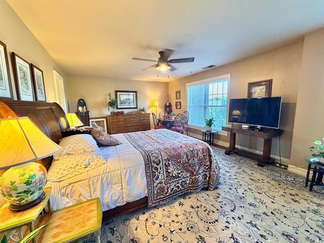6164 Glenview Drive, Newburgh, IN 47630