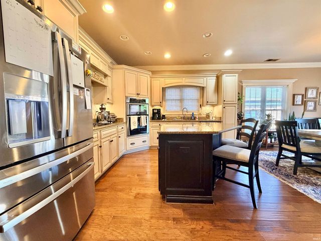 6164 Glenview Drive, Newburgh, IN 47630
