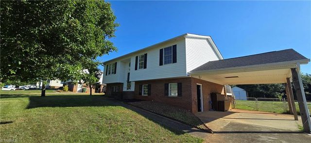 1053 Kentland Drive, King, NC 27021