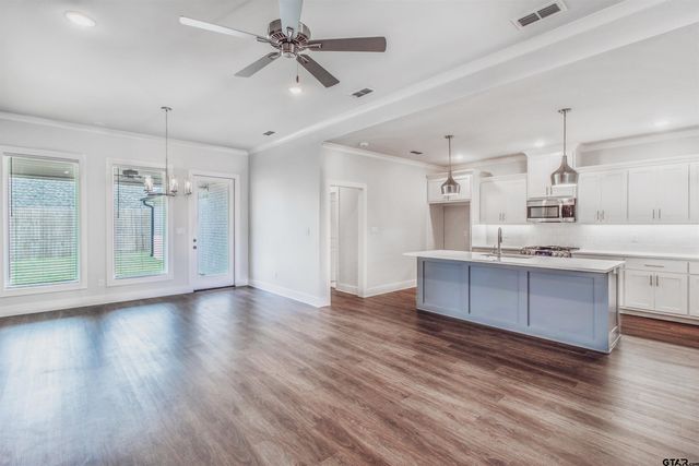 7013 Hillside, Tyler, TX 75707