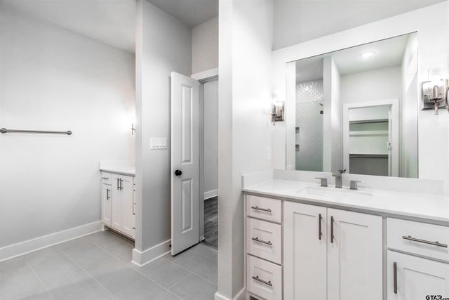7013 Hillside, Tyler, TX 75707