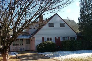 15 Ponder Lane, Levittown, NY 11756