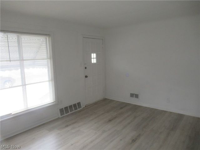 13510 Sherry Avenue, Cleveland, OH 44135