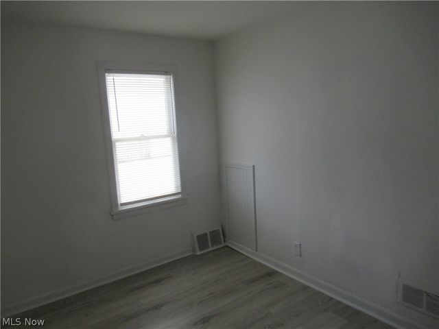 13510 Sherry Avenue, Cleveland, OH 44135