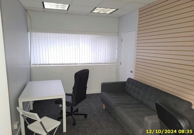 5900 S Archer Road 123, Summit, IL 60501