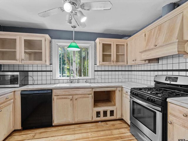 711 Wiley Blvd, Big Sandy, TX 75755