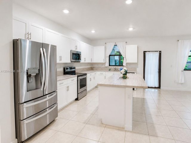 22886 SW 128th Pl, Miami, FL 33170