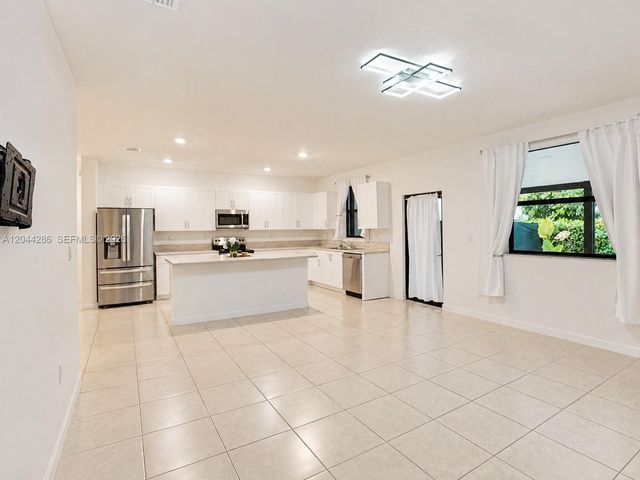 22886 SW 128th Pl, Miami, FL 33170