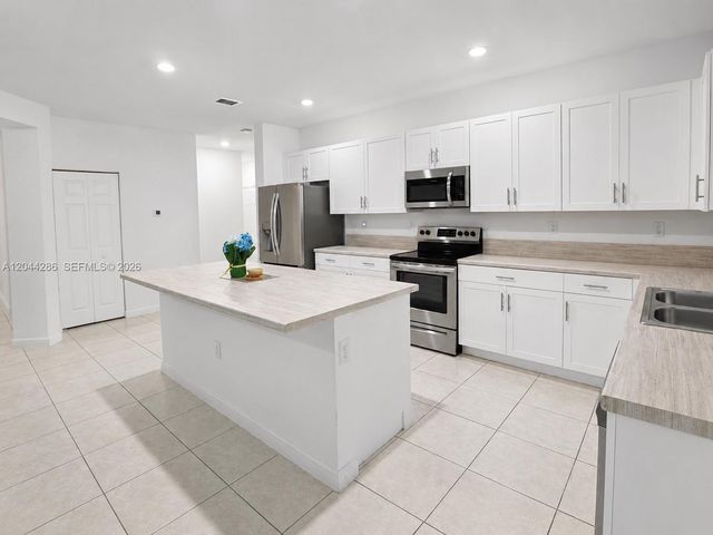 22886 SW 128th Pl, Miami, FL 33170