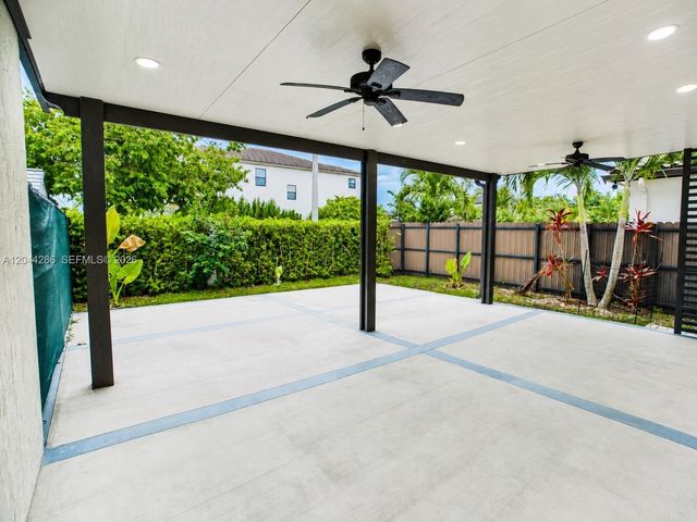 22886 SW 128th Pl, Miami, FL 33170
