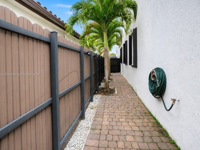 22886 SW 128th Pl, Miami, FL 33170