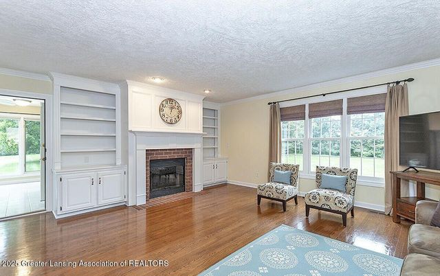 8505 W Willow Highway, Grand Ledge, MI 48837