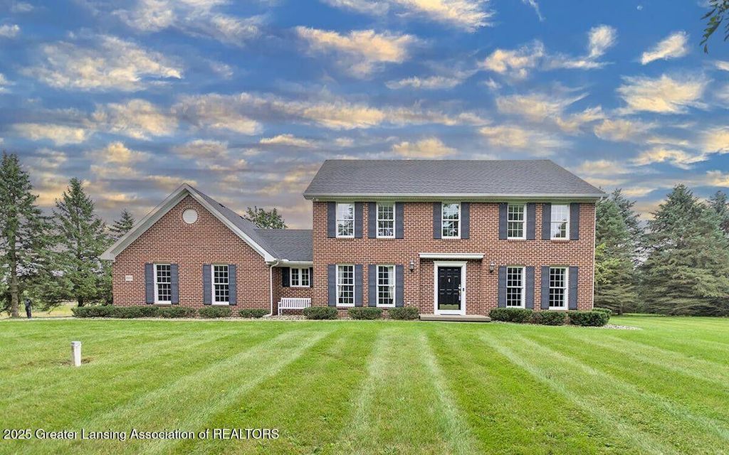 8505 W Willow Highway, Grand Ledge, MI 48837