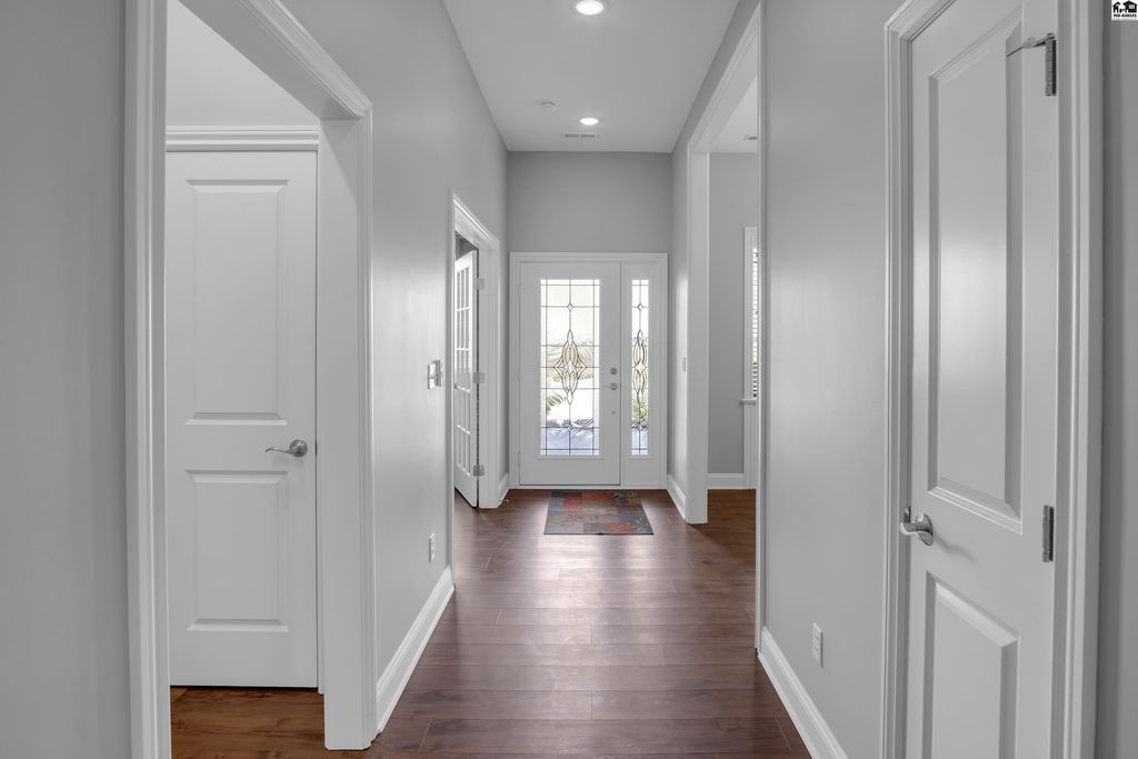 924 Veranda Circle