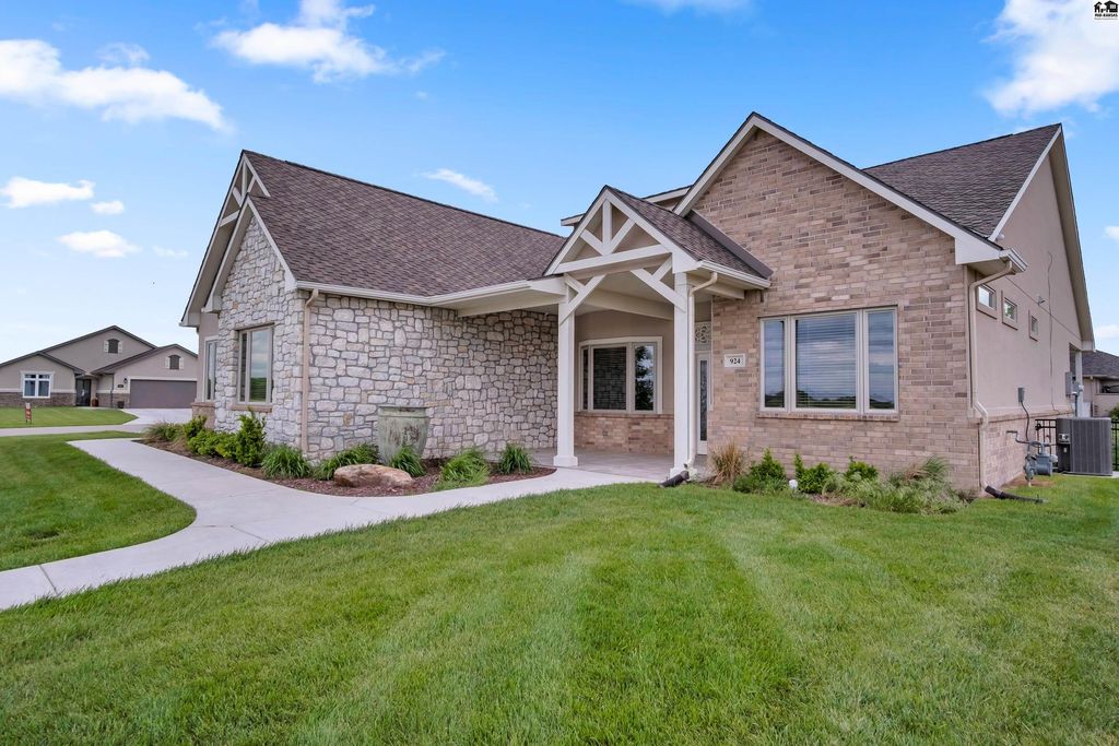 924 Veranda Cir