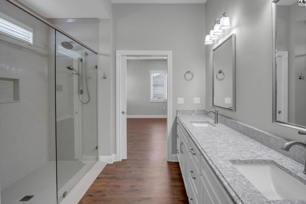 924 Veranda Circle