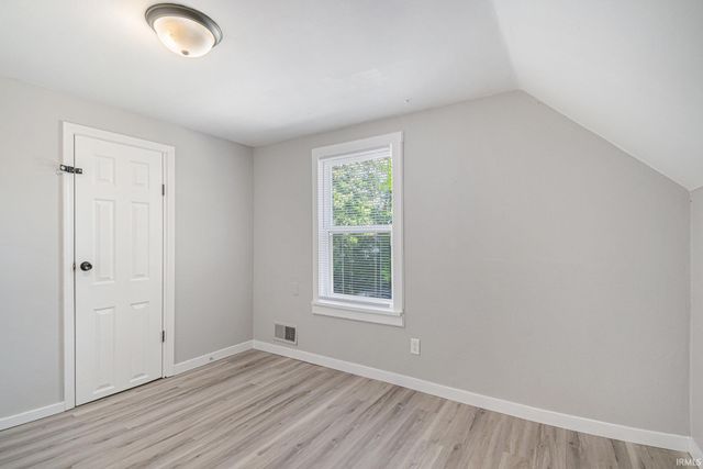 911 S Laurel Street, Mishawaka, IN 46544