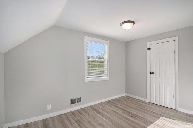 911 S Laurel Street, Mishawaka, IN 46544