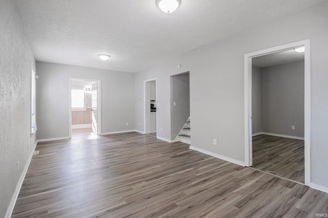 911 S Laurel Street, Mishawaka, IN 46544